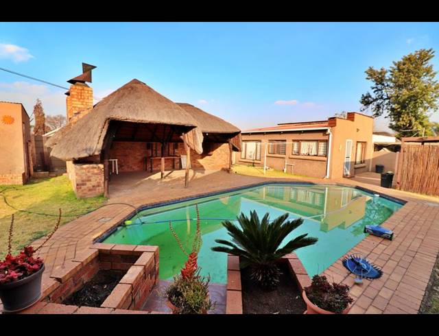 4 BEDROOM HOUSE FOR SALE IN PRIMROSE